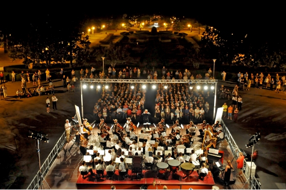 Concerto Orchestra Giovanile C.E.I.: Anno 2007 - Concerto estivo  al parco con i giovani del C.E.I. Central European Initiative