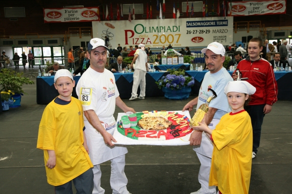 Olimpiadi della Pizza a Salsomaggiore, 26 - 29 marzo 2007: Concorrenti in gara al Palazzetto dello Sport, 