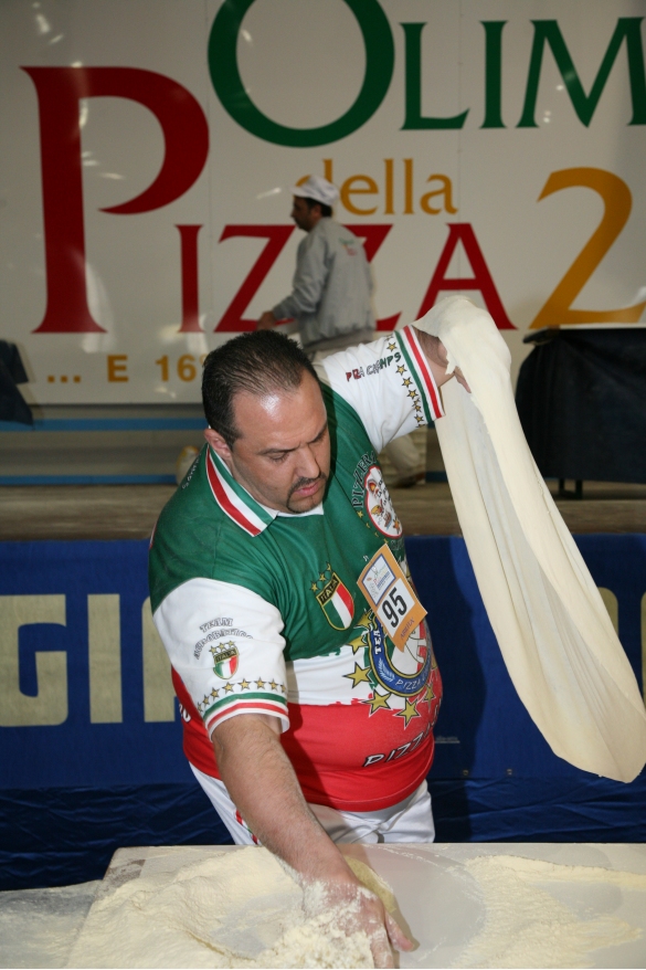 Olimpiadi della Pizza a Salsomaggiore Terme, 26 - 29 marzo 2007: La lavorazione della pasta lievitata
