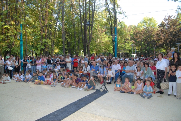 Parco Corazza: Anno 2007 - L'inaugurazione del nuovo parco ristrutturato con il pubblico che partecipa agli eventi celebrativi
