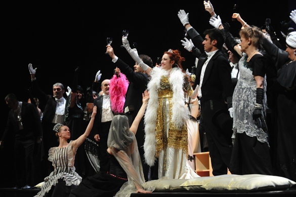 La Traviata, opera lirica di Giuseppe Verdi: Anno 2009 - Lo spettacolo teatrale