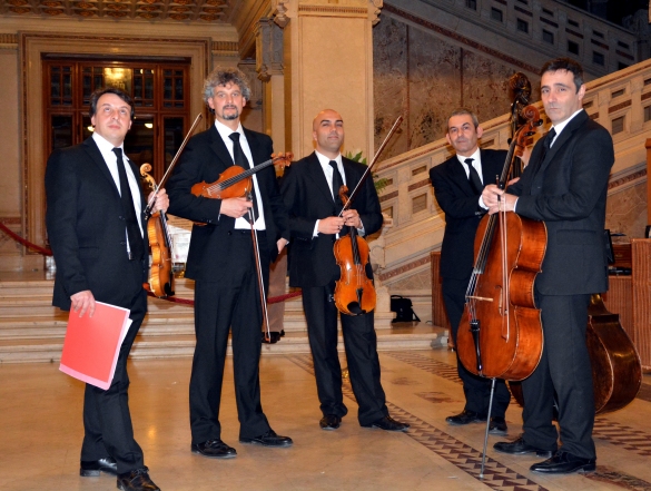 I Musici di Parma – Orchestra da Camera: 5 gennaio 2014 - Concerto alle Terme Berzieri. I musicisti con il Maestro e Direttore artistico Carlo D'Alessandro Caprice 