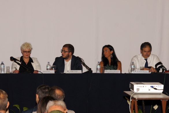 Convegno “Novità introdotte dal Governo: una nuova attenzione al turismo” partecipa il Sottosegretario di Stato del Ministero dei Beni e delle Attività Culturali e del Turismo, Francesca Barracciu: Anno 2014, venerdì 5 settembre - Il tavolo dei relatori al convegno