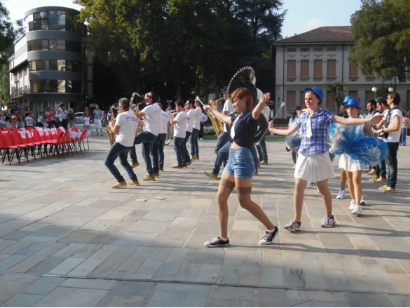 P-Funking Band: Anno 2014 - La Bandi si esibisce in concerto in piazza Berzieri