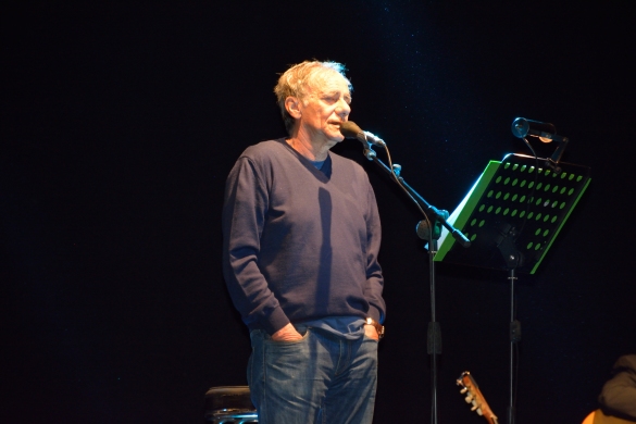 Roberto Vecchioni in Concerto: Teatro Nuovo Salsomaggiore - «Il Mercante di Luce Tour 2015»