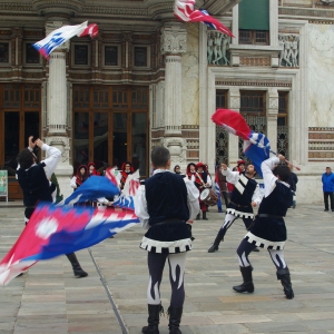 Sbandieratori e Musici Fornovo Taro (PR): Anno - 2015 Evoluzioni con le bandiere
