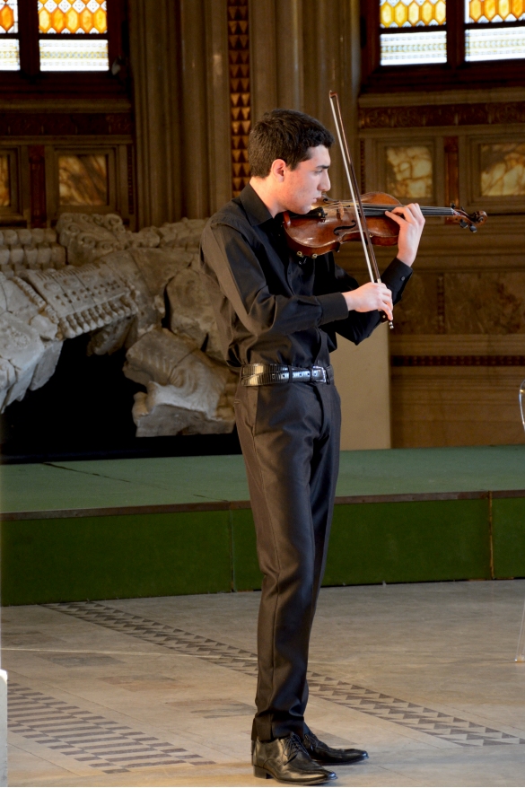 I Musici di Parma Sebino Salso Summer Festival: 24 maggio 2015 - Sviolinata, concerto alle Terme Berzieri. L'esibizione di un allievo dell'academy