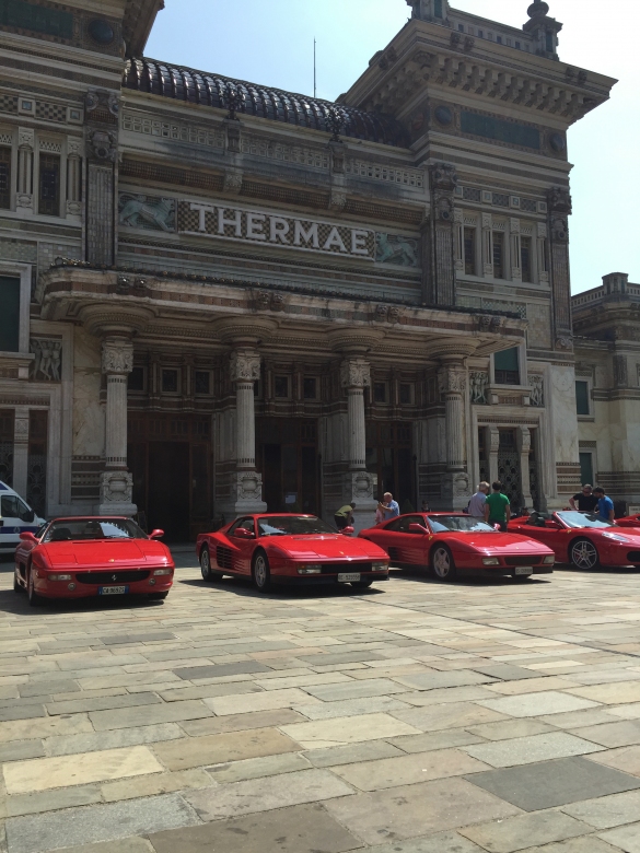 Salsomotormeeting: Anno 2015 - raduno di auto Ferrari in piazza