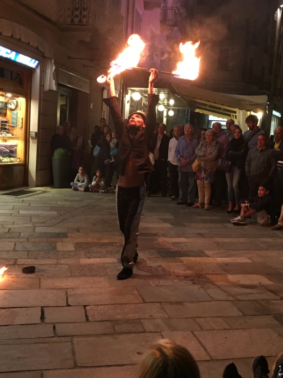 Buskers: Anno 2015 - L'esibizione di un mangiafuoco