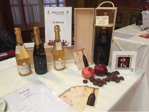 Palazzo Congressi: Salone Moresco, stand produttore bollicine Italia