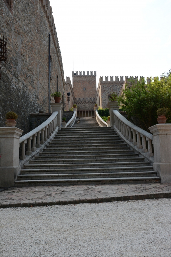 Castello di Tabiano: Particolare della scalinata