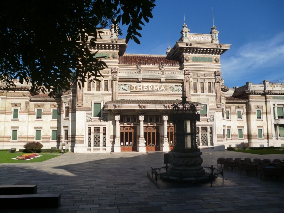 Piazza Lorenzo Berzieri: Veduta sulla piazza