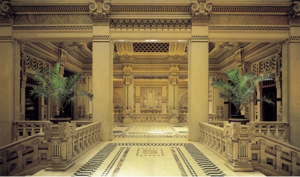 Terme Lorenzo Berzieri  (Salsomaggiore Terme, Italia): Interno, loggiato superiore. Sullo sfondo il trittico del pittore Giuseppe Moroni.