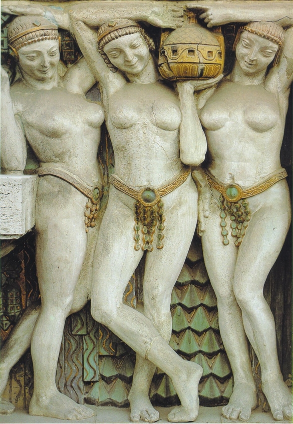 Terme Lorenzo Berzieri: Facciata, particolare del bassorilievo in grés, collocato al lato della pensilina. Le figure femminili simboleggiano le cure termali (Fornaci Chini su modello di Guido Calori)