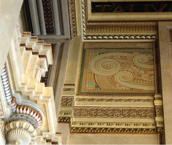 Terme Berzieri Berzieri : Interno, dettaglio architettonico  con decorazione parietale