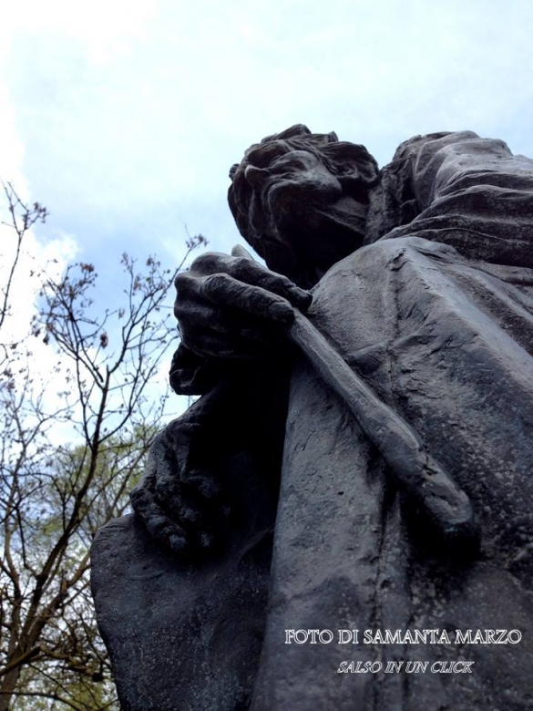 Parco Corazza: Dettaglio statua della Strega