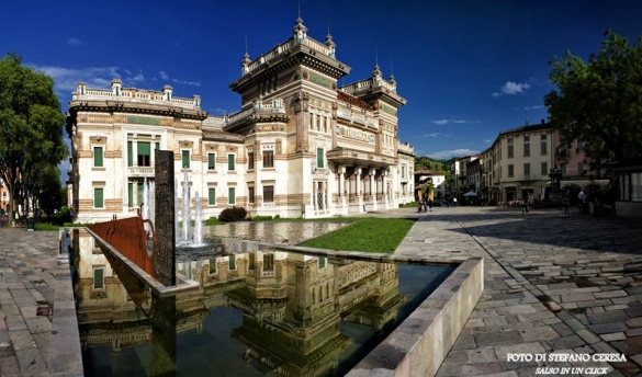 Piazza Lorenzo Berzieri: Veduta genarale della piazza con la fontana