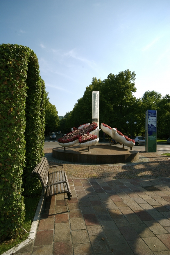 Monumento alla Resistenza: Eretto a memoria dei partigiani caduti salsesi della Seconda Grande Guerra