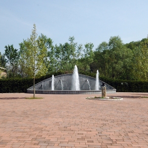 Tabiano: Piazza Verdi con la fontana