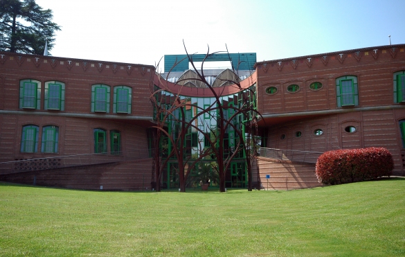 Tabiano: La facciata delle Terme Respighi