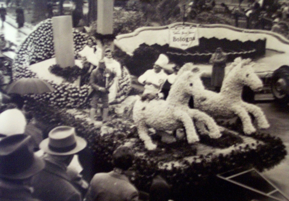 1956 Corso dei Fiori - Collezione BIblioteca G.D.Romagnosi: Giugno 1956 - Carri fioriti ospiti alla 7? edizione della manifestazione