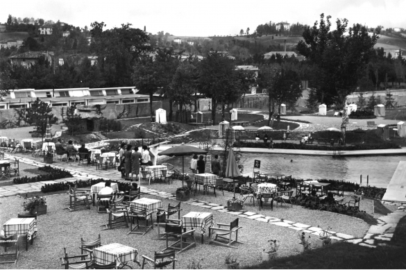 Piscina Comunale Leoni: 