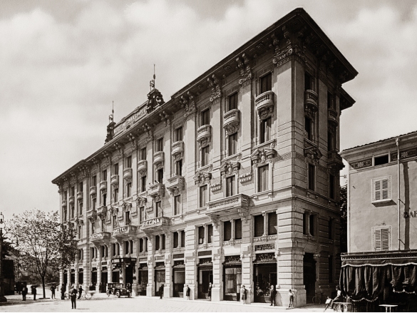 Hotel Regina: L'edifico