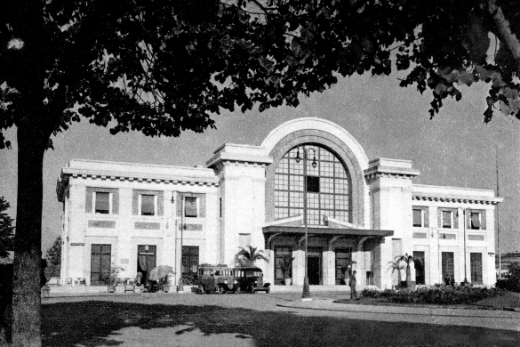 Stazione della Ferrovia: 1945 - Veduta generale dell'edificio