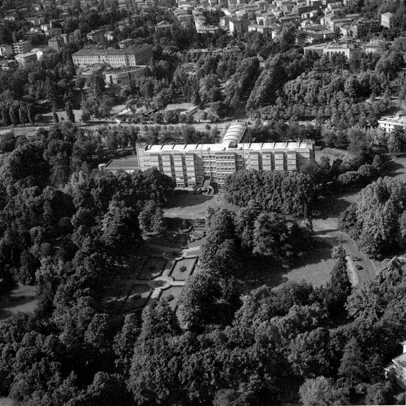 Terme Zoja: 1973 circa Le terme furono progettate da Franco Albini e Franca Helg e inaugurate nel 1971.