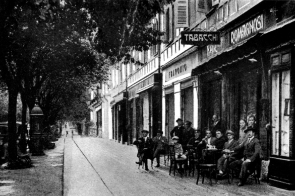 Cafè Romagnosi: Lo storico bar situato in viale Romagnosi