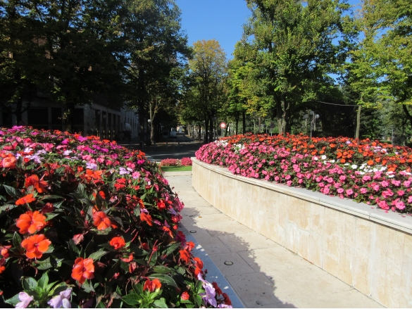 Fioriera di Piazza del Popolo: Una delle bellissime aree fiorite di Salsomaggiore Terme