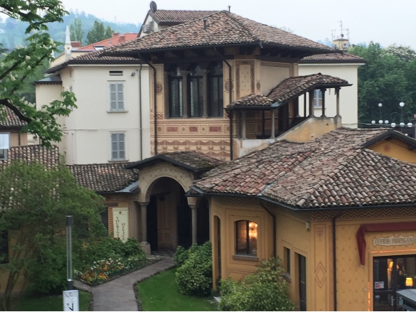 Palazzina Warowland: Edificio in stile neo-medievale