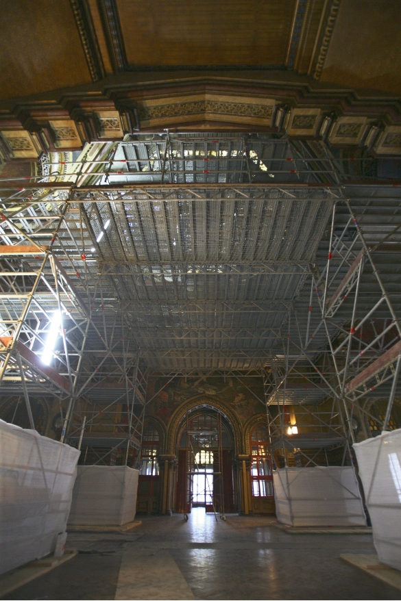 Palazzo Congressi: Salone Moresco, anno 2007 intevento di restauro al lucernario della cupola, ponteggi