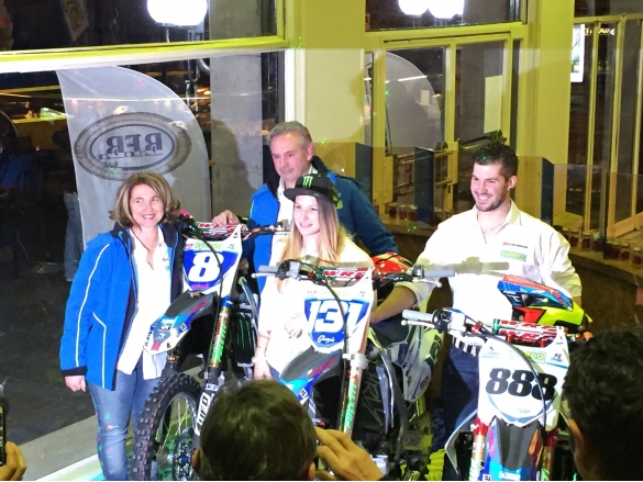Motocross: Anno 2016 - La campionessa Kiara Fontanesi al Gran Caffè Teatro Nuovo di Salsomaggiore ha presentato la nuova moto e il team Fonta Mx