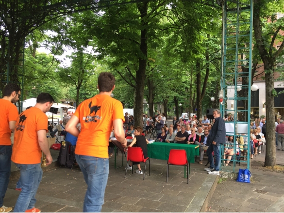 P Funking Band: Anno 2016 - La band in concerto al gazebo fi viale Romagnosi