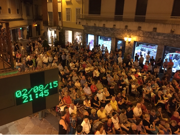 Spettacolo Senza Filtro:  Il pubblico gremisce la piazza 
