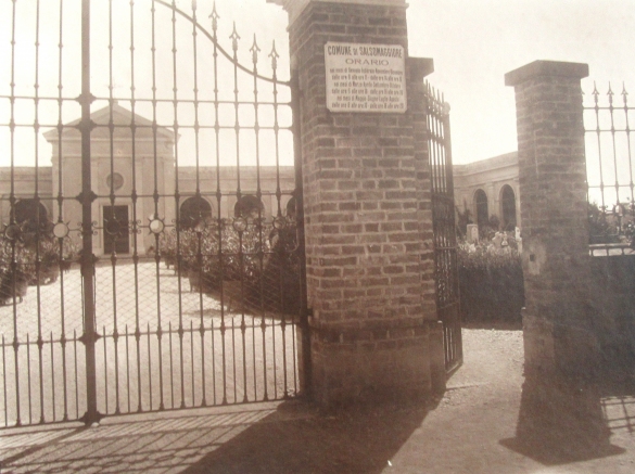 Servizi Pubblici Comunali - Collezione Biblioteca Comunale G. D. Romagnosi: Cimitero del capoluogo (Album Municipio di Salsomaggiore, le provvidenze del Comune in ordine di servizi pubblici)