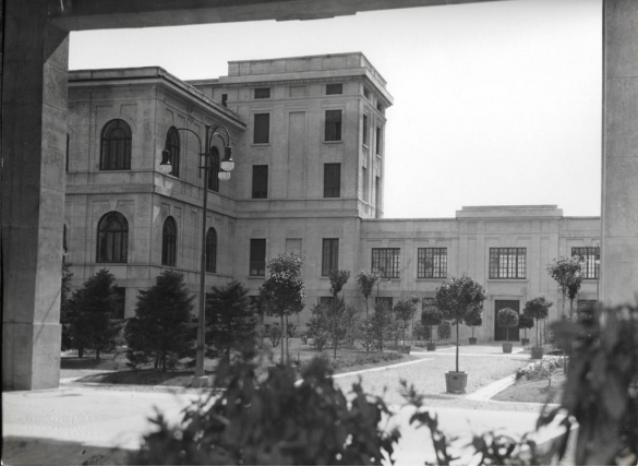 Terme Giacomo Tommasini - Collezione Biblioteca Comunale G. D. Romagnosi: 1933 circa - Vista particolare del palazzo
