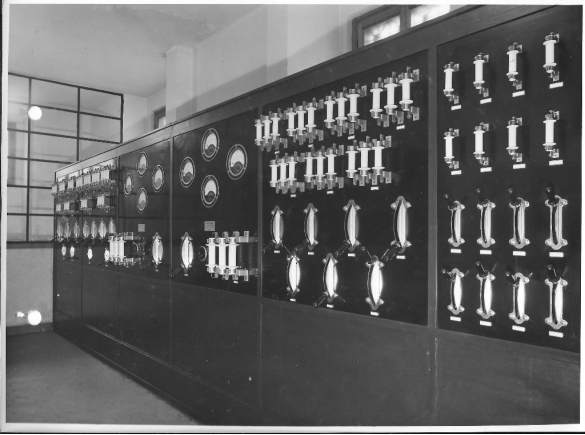 Terme Giacomo Tommasini - Collezione Biblioteca Comunale G. D. Romagnosi: 1933 circa - Centrale elettrica, quadrogenerale per energia elettrica per illluminazione e per forza motrice