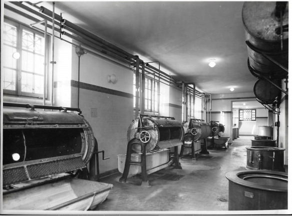 Terme Giacomo Tommasini - Collezione Biblioteca Comunale G. D. Romagnosi: 1933 circa - Lavanderia