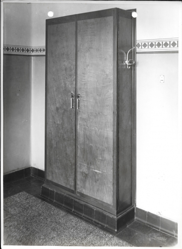 Terme Giacomo Tommasini - Collezione Biblioteca Comunale G. D. Romagnosi: 1933 circa -  Arredo camera da letto, armadio incassato