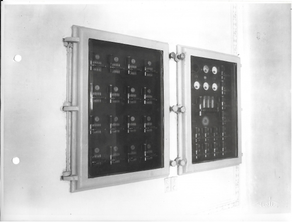 Terme Giacomo Tommasini - Collezione Biblioteca Comunale G. D. Romagnosi: 1933 circa - Reparto cure, quadro comando automatico e gruppo relais