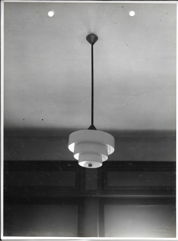 Terme Giacomo Tommasini - Collezione Biblioteca Comunale G. D. Romagnosi: 1933 circa - Illuminazione, particolare di una lampada - diffusore da camera modello tipo 900