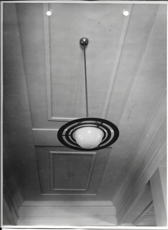 Terme Giacomo Tommasini - Collezione Biblioteca Comunale G. D. Romagnosi: 1933 circa - Illuminazione, particolare di una lampada - diffusore e montatura tipo Saturno