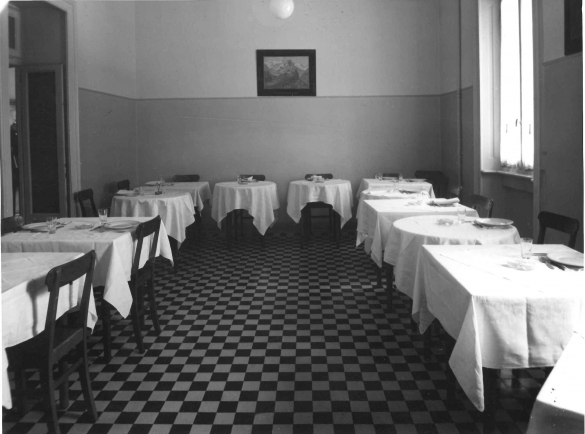 Poggio Diana - Collezione Biblioteca Comunale G. D. Romagnosi: 1950 circa - Ristorante del Gallo d'Oro.