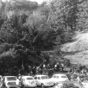 Terme di Tabiano - Collezione Biblioteca Comunale G. D. Romagnosi: Anni '60 del Novecento - Scorcio dell'area parcheggio presso le terme