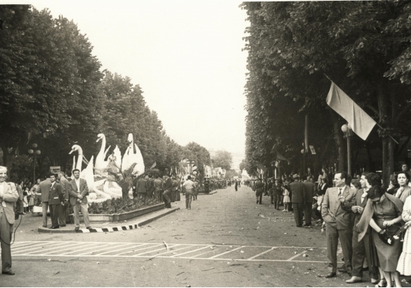 VII ed. Corso dei Fiori - Collezione Biblioteca Comunale G.D. Romagnosi:  Anno 1956 - Storica manifestazione organizzata e promossa dall'Azienda Autonoma di Cura