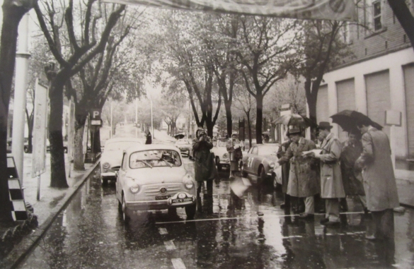 Gara Automobilistica - Collezione BIblioteca G.D.Romagnosi: 1961, Ponte automobilistico Napoli-Milano organizzato dai giornali 'Il mattino' e 'Corriere di Napoli'