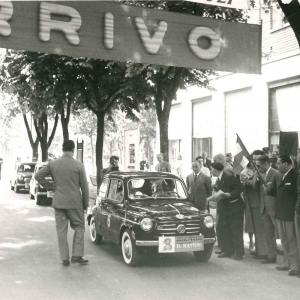 Gara Automobilistica - Collezione BIblioteca G.D.Romagnosi: 1961, Ponte automobilistico Napoli-Milano organizzato dai giornali 'Il mattino' e 'Corriere di Napoli'