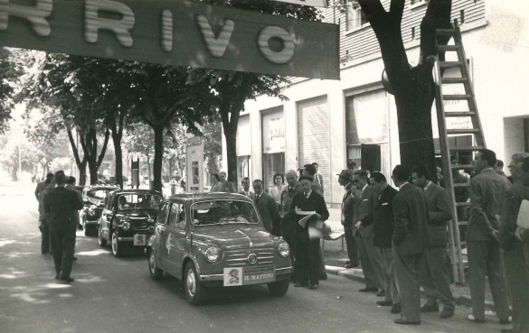 Gara Automobilistica - Collezione BIblioteca G.D.Romagnosi: 1961, Ponte automobilistico Napoli-Milano organizzato dai giornali 'Il mattino' e 'Corriere di Napoli'